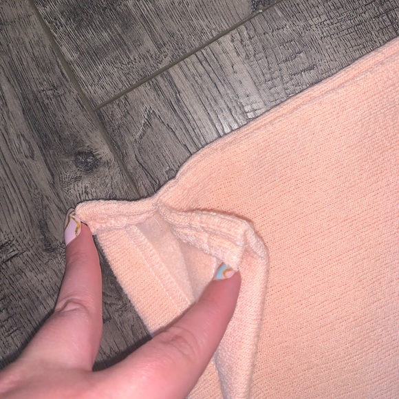 Vintage Peachy Color Virginia Beach Embroidered Pull-Over Long Sleeve Sweatshirt - Picture 6 of 6